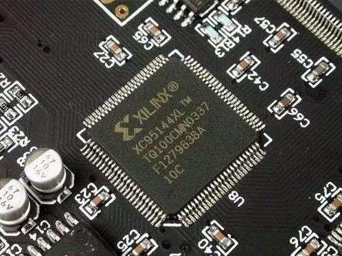 微软公司超过一半的Azure服务器将使用Xilinx芯片，取代英特尔芯片